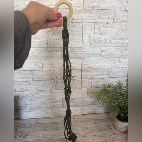 Macrame Plant Hanger & Holder, Hanging Planter Green - Picture 4 of 5